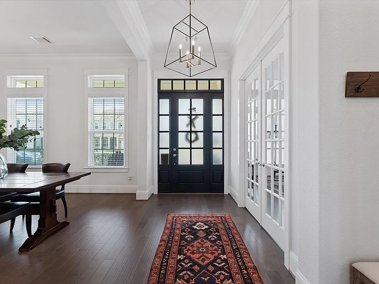 2221 Salt Grass Trl — Photo 6
