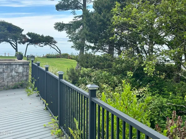 6225 N Coast Hwy Lot 127, Newport, OR 97365