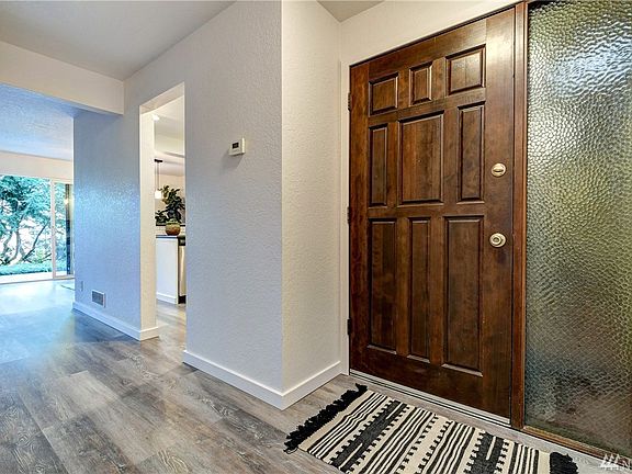 5th image of 17914 23rd Ln NE APT 103