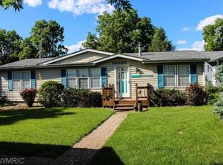 46350 Lakeview Dr, Decatur, MI 49045
