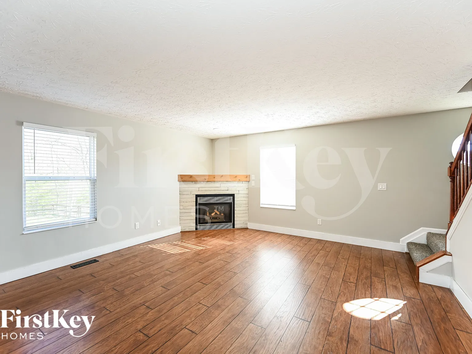 4 bed, 2.5 bath, 2592 sqft, $3,345 — Photo 2
