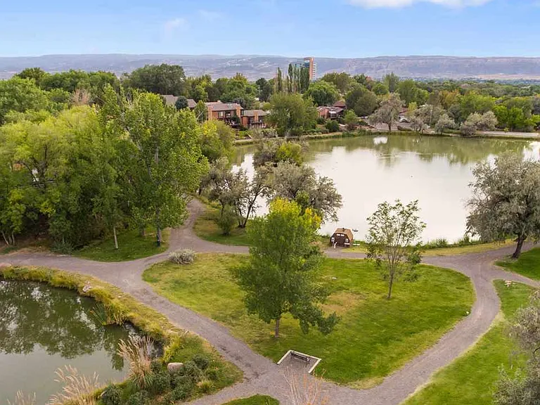 3146 Lakeside Dr — Photo 14