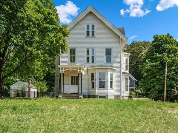 83 Oak St, Uxbridge, MA 01569
