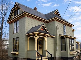 20 Maple St, Uxbridge, MA 01569