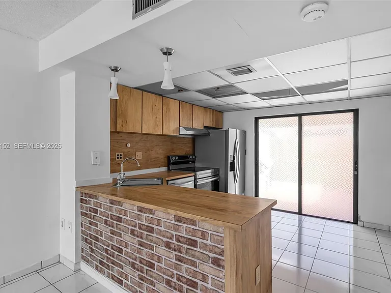1811 SW 107th Ave #2302 — Photo 8