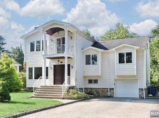 16 Center St, Cresskill, NJ 07626