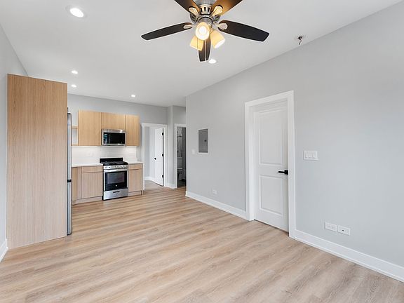 2nd image of 1546 W Jonquil Ter APT 302