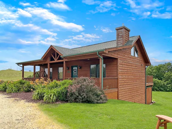 151 Lake Carroll Blvd, Lanark, IL 61046