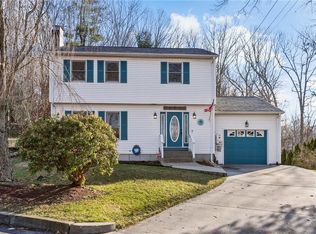 18 Fox Run Dr, West Warwick, RI 02893