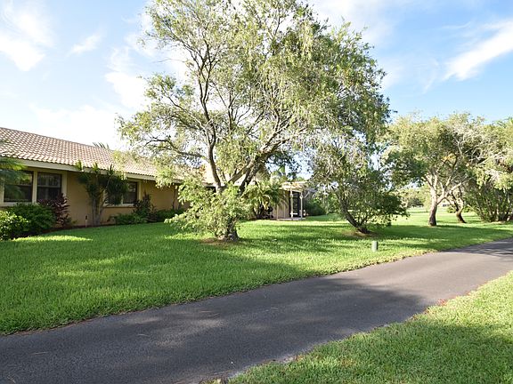 5th image of 643 Doral Ln
