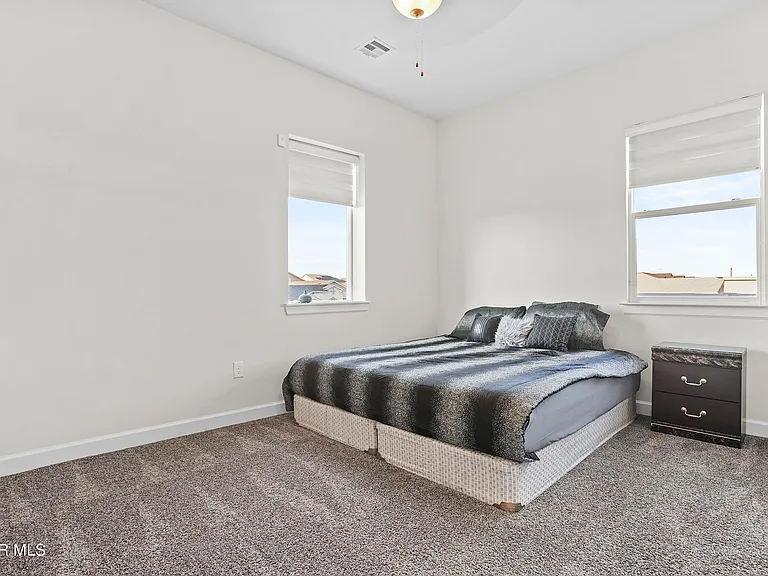 12308 Desert Heights Ct — Photo 23