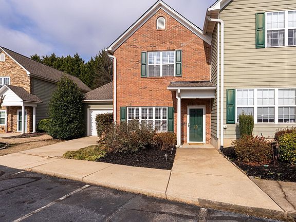 3rd image of 20 Rock Garden Ln