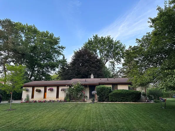 3126 Helena Dr, Troy, MI 48083