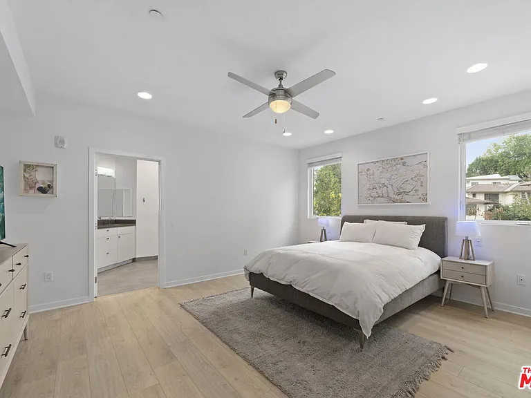 11912 Laurelwood Dr #201 — Photo 17