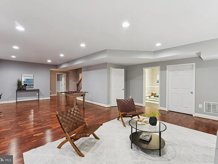 7351 Nicole Marie Ct — Photo 26