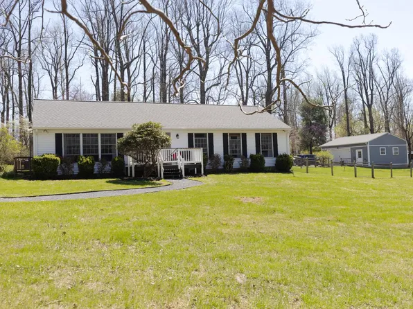34185 Ahalt Dr, Bluemont, WV 20135