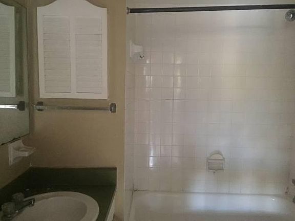 5th image of 4810 Cherwell Ln