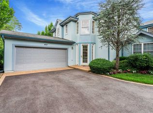 467 Florencia Pl, Melville, NY 11747