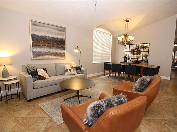 5th image of 989 N Lake Claire Cir