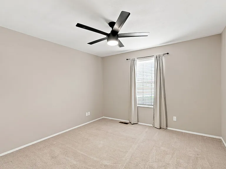4874 Vermilion Dr — Photo 19