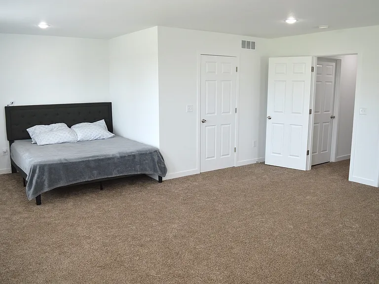 311 Alberts Dr — Photo 14