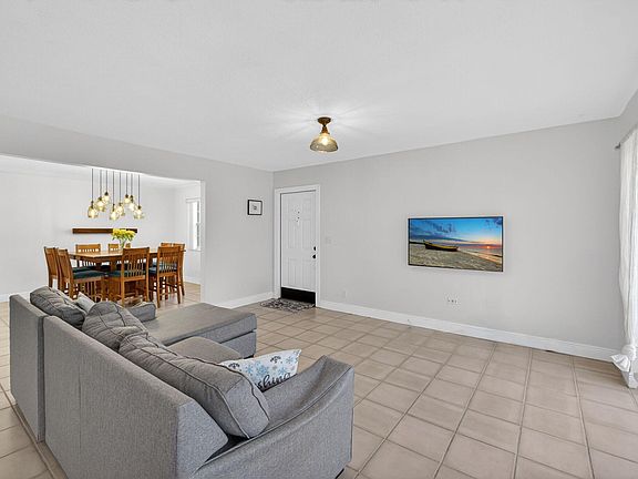 5th image of 4280 Hazel Avenue #C