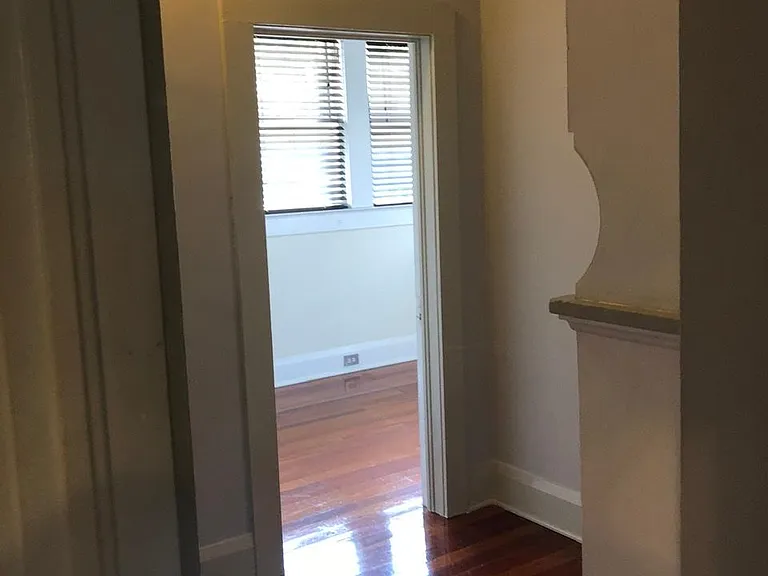 913 E Broad St — Photo 10