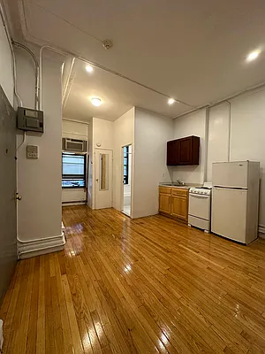 Rented by Shai Realty Management Inc | media 10