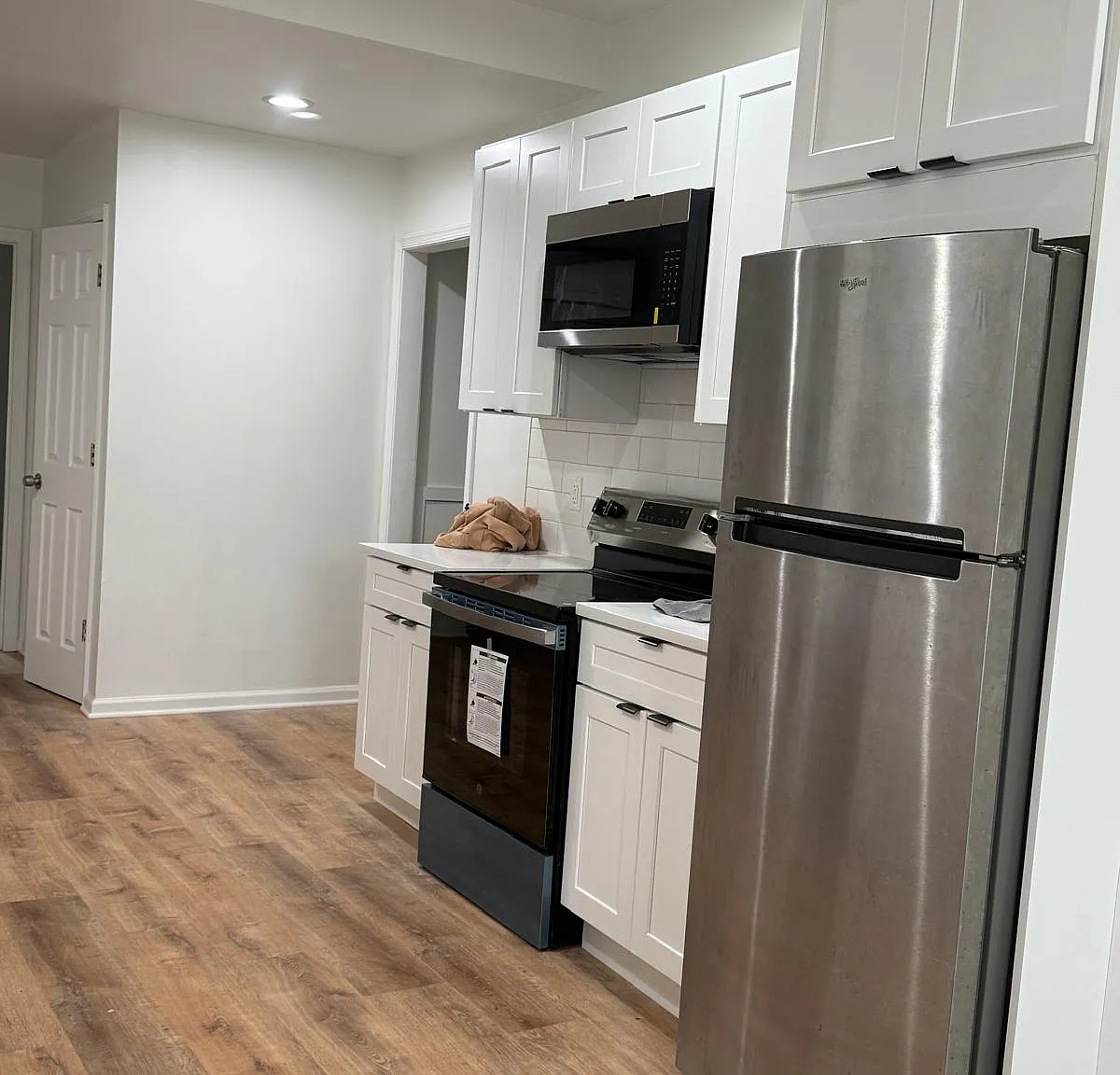 1 bed, 980 sqft, $1,550 — Photo 1