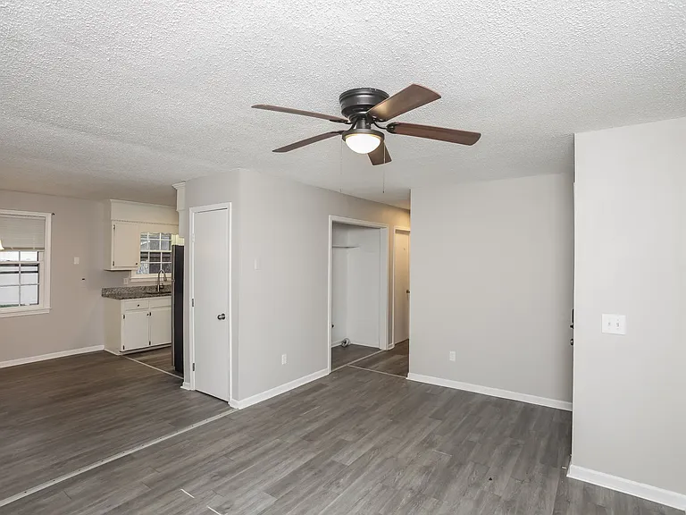 895398_019_living_room_13527120.jpg