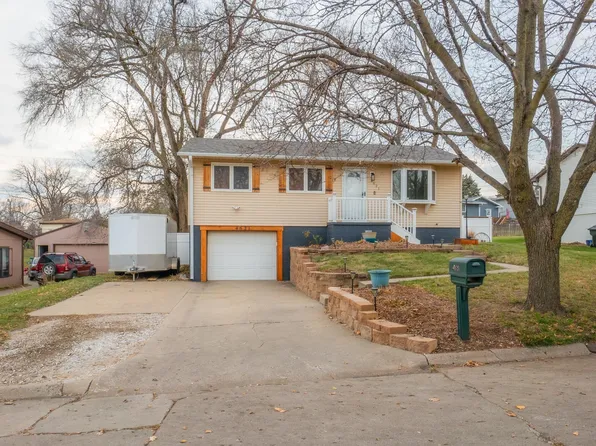 4621 Fillmore St, Sioux City, IA 51108