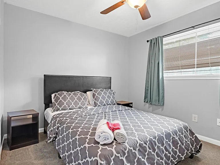 222 Wickhamford Way — Photo 41