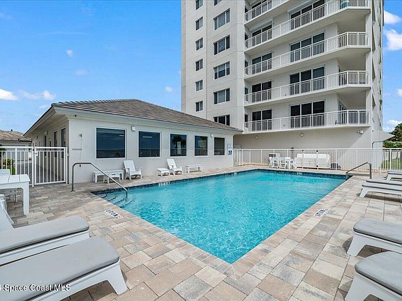 4th image of 1465 S Harbor City Blvd #603