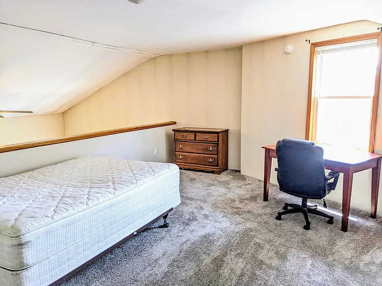 11 Clinton Ave #5 — Photo 3