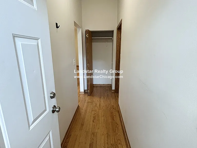 1427 N Wood St #1F — Photo 1