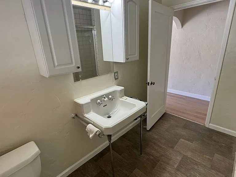 120 Columbia Ave — Photo 18
