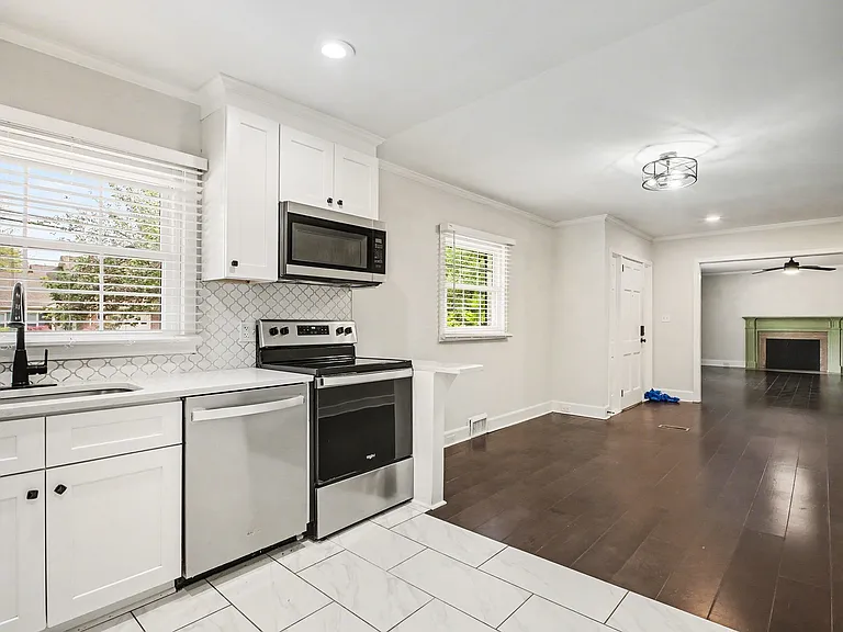 782 Union St S — Photo 13