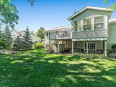3rd image of 494 Pine Lake Ct