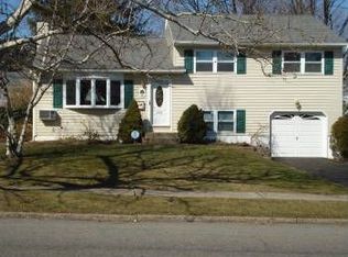 1967 Butztown Rd, Bethlehem, PA 18017