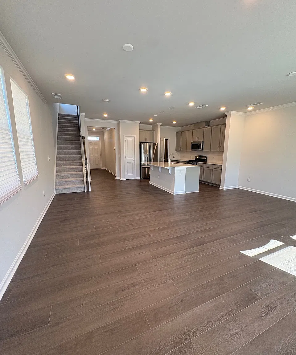 3 bed, 2.5 bath, 1792 sqft, $2,150 — Photo 3