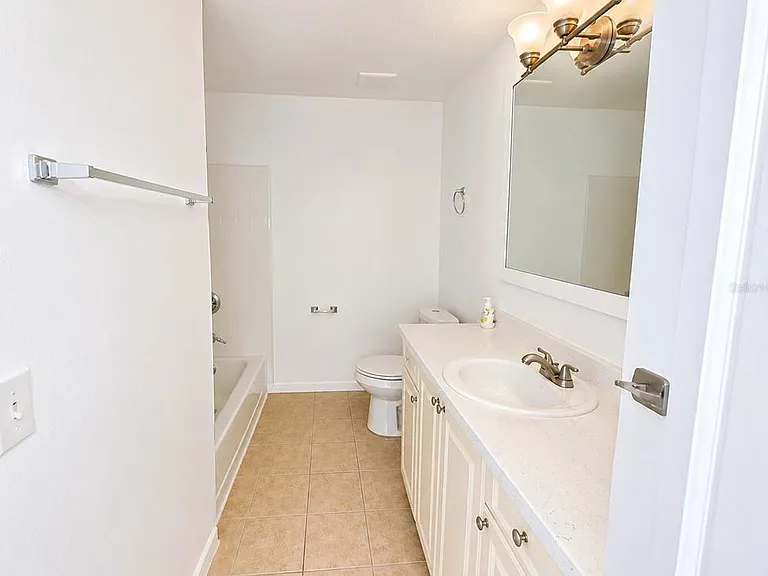 1218 Bermuda Lakes Ln #203 — Photo 18