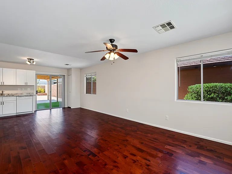 42551 W Hillman Dr — Photo 5