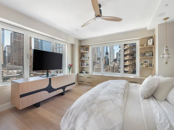 200 East 62nd Street image 8 of 13