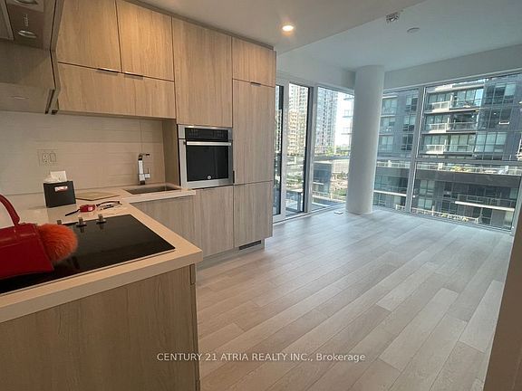2nd image of 39 Roehampton Ave #608