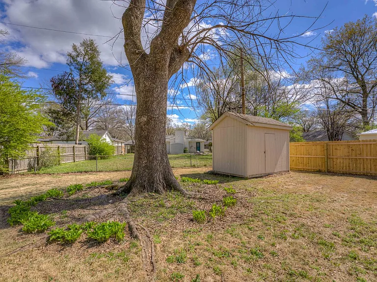 1636 Whitewater Rd — Photo 35
