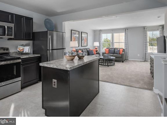 5th image of 122 Wye Oak Dr