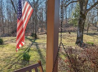 1002 Oakwood Dr, Decaturville, TN 38329