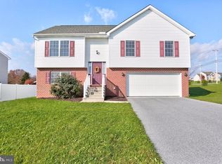 4 Jenny Ln, Elizabethtown, PA 17022
