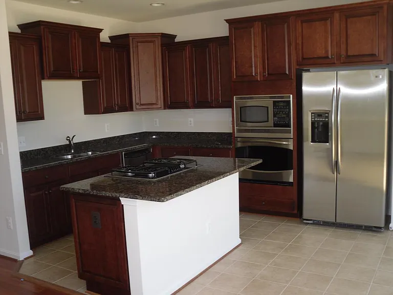 Kitchen w Gourmet island