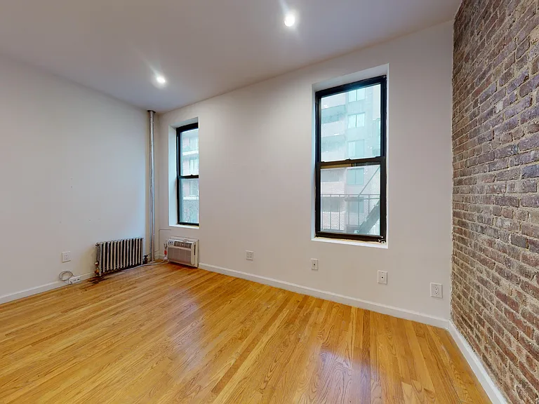 230 E 87th St #3B — Photo 1